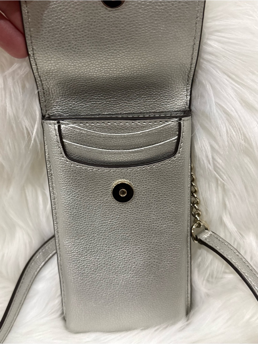 kate spade Silver Pebbled Leather Crossbody Phone Pouch - Picture 4 of 6